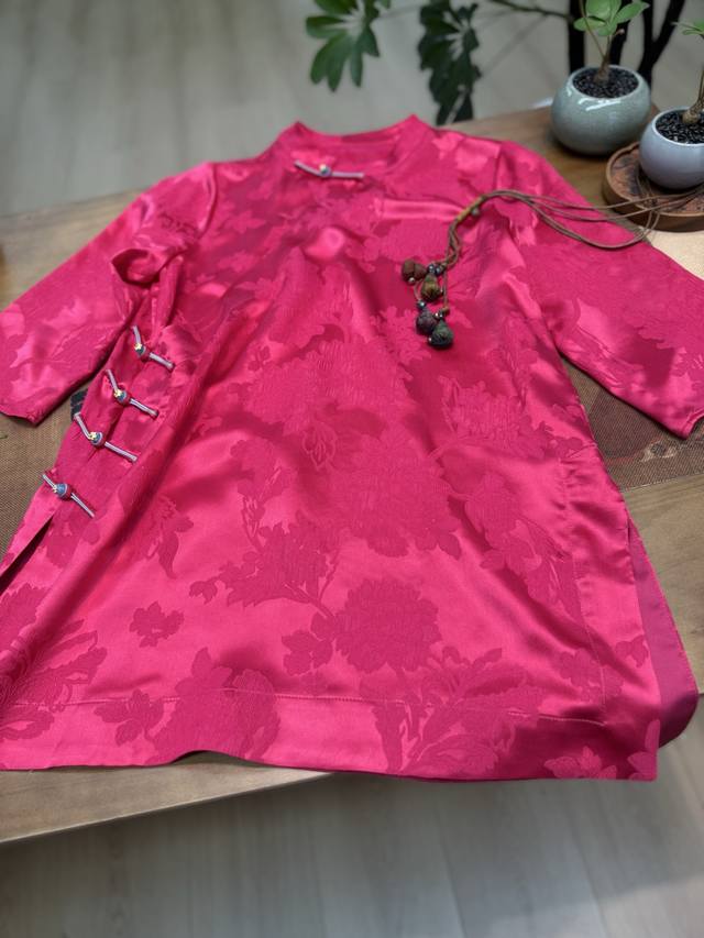 New silk crown wrinkled Ao Dai style top in three colors DDD