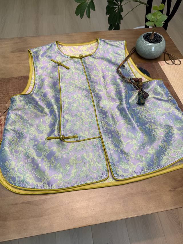 New all-silk brocade small vest DDD