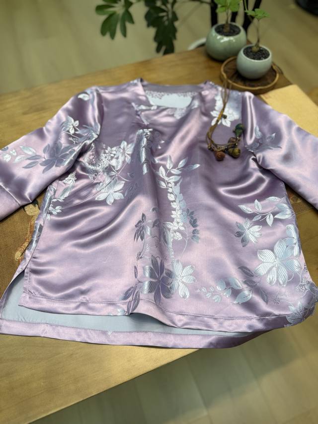 Early autumn new style silk old satin small top DDD