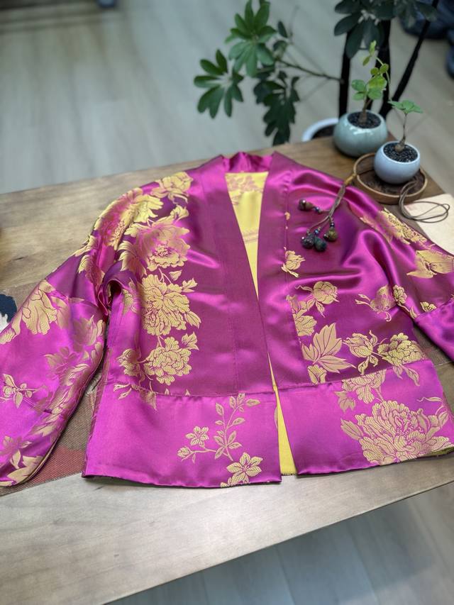 Hot style early autumn new silk old satin outer DDD