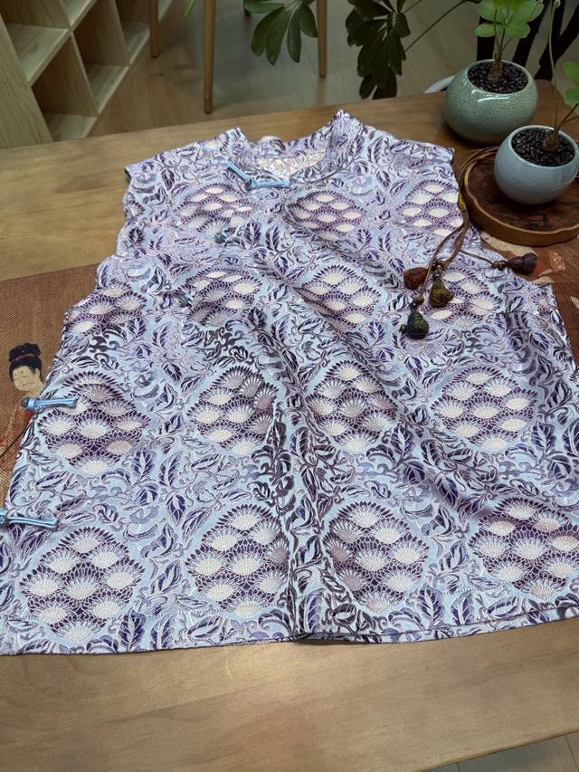 Popular vest with color DDD