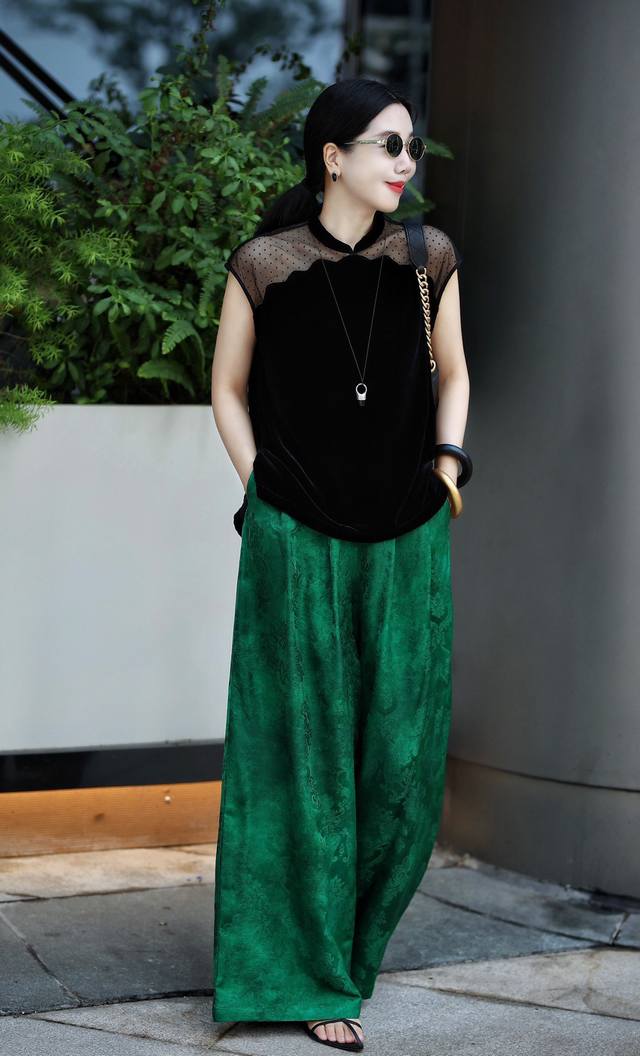 Re-order and ship, whoever takes it will get a bonus! 100% mulberry silk velvet
