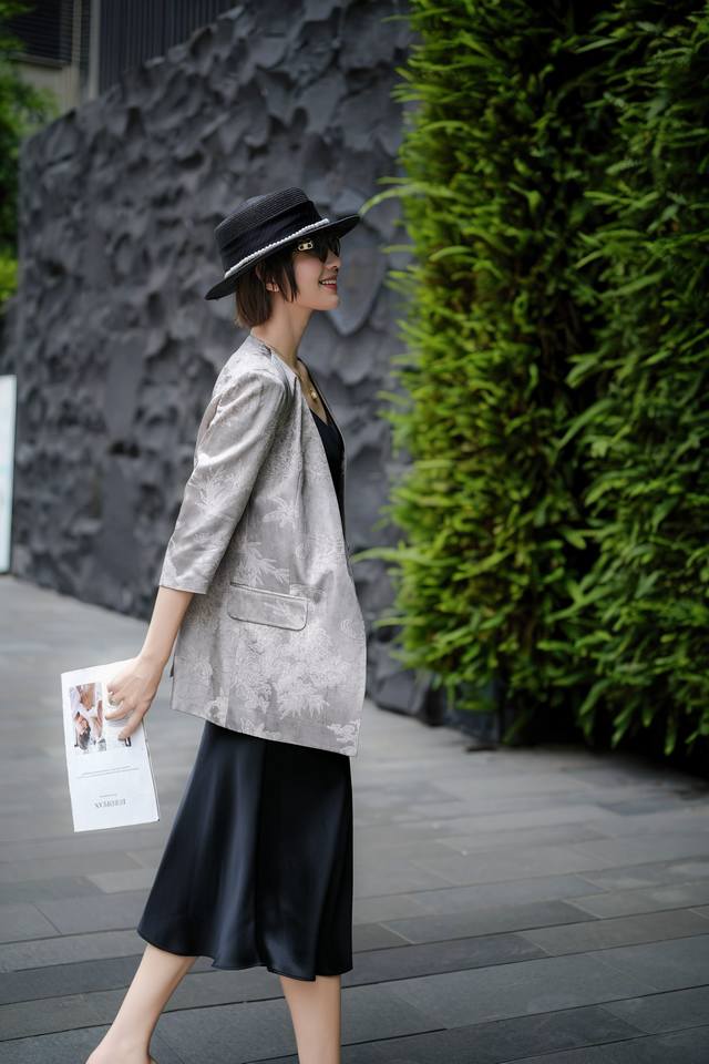 New vintage-style jacquard jacket. Silk acetate. S-XL DDD