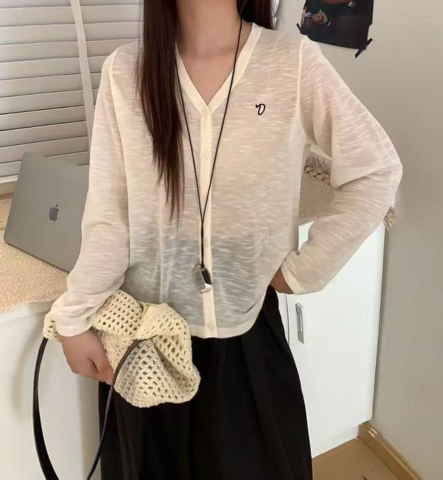 Korean new style V-neck solid color simple versatile knitted cardigan top fashi