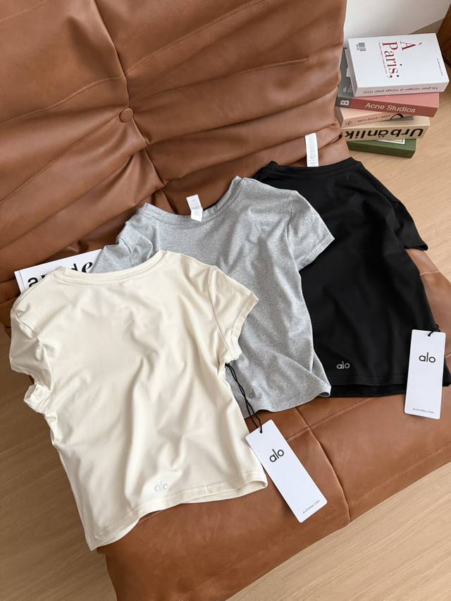 Alo's new short-sleeves really amazed me! The colors of these short-sleeves are