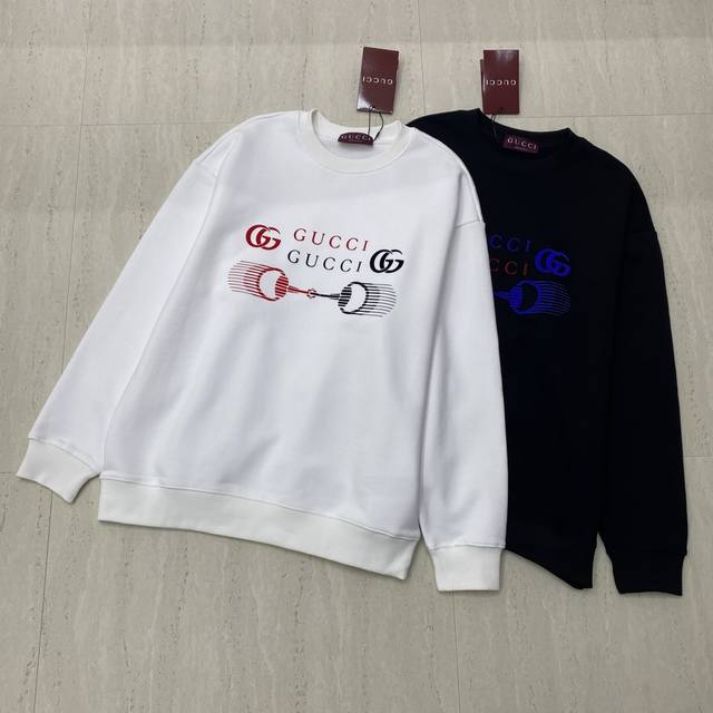New arrival Real shot of Gu's new printed round neck sweatshirt; Made of soft a