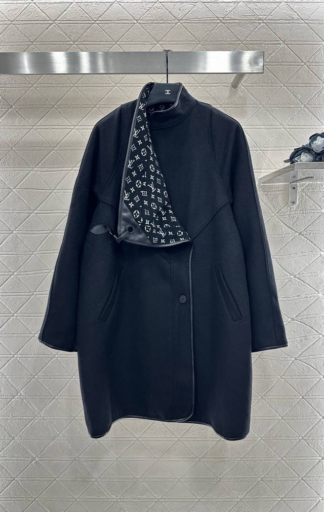 Louis Vuitto*2025 New Arrivals: Printed Deconstructed Cape Coat. Made from custo
