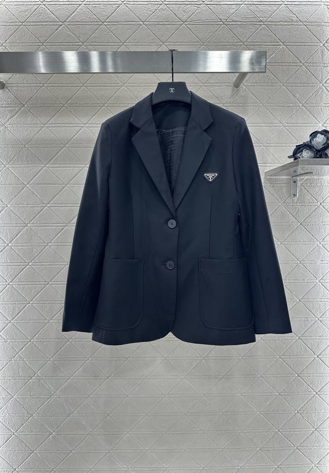 Prad* New arrival for 2025: logo-embellished jacket. Made from imported Yb aceta