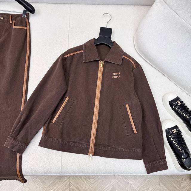 Exclusive debut of Miu 25Ss latest spring and summer leather-trimmed denim seri