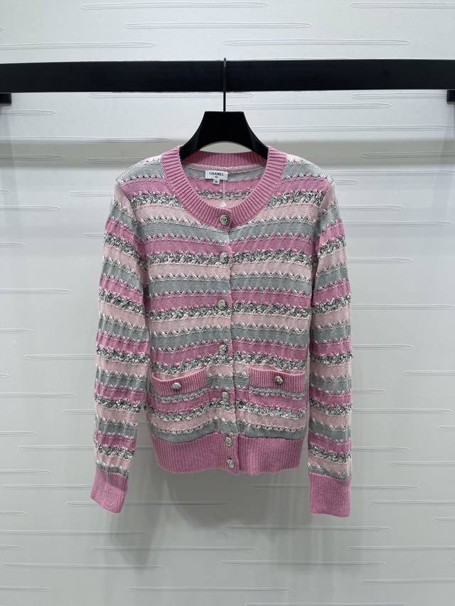 New, original, high-quality Chane* 2025 Early Fall Collection! Striped crewneck