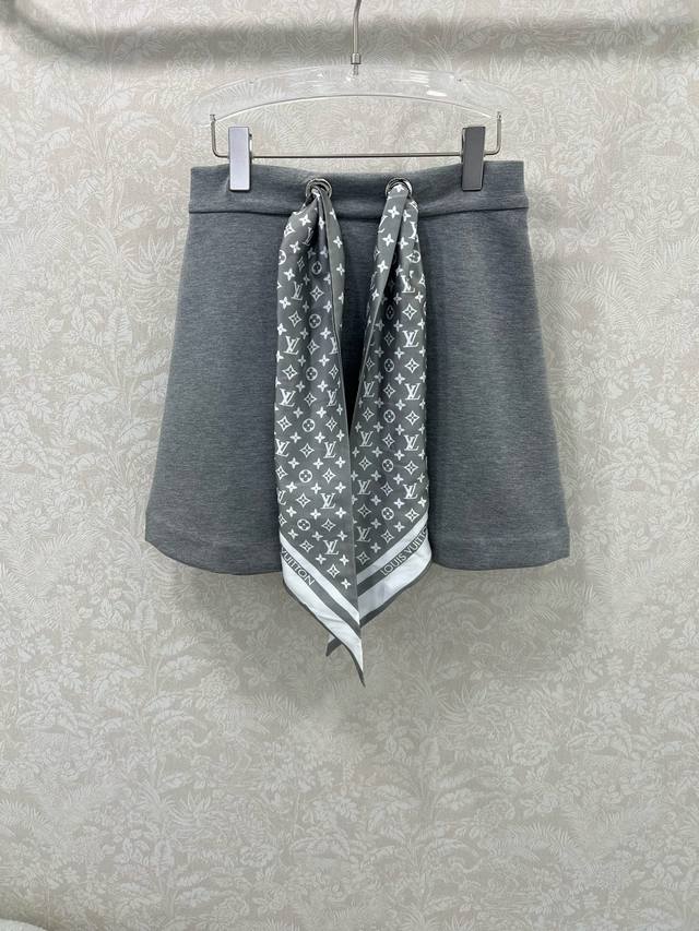 Louis Vuitt*N25 new Monogram scarf-style waistband short skirt! Custom-made impo