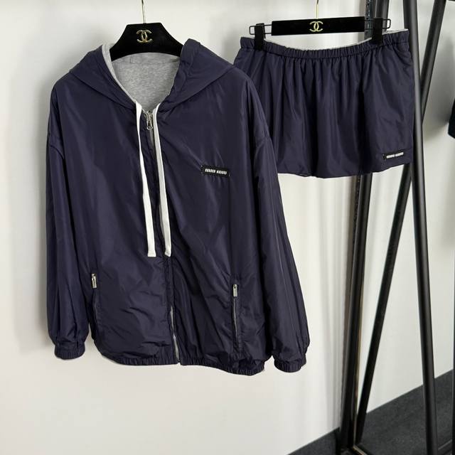 Style No. 20255157 Miumi's newest reversible casual suit, featuring a long-slee