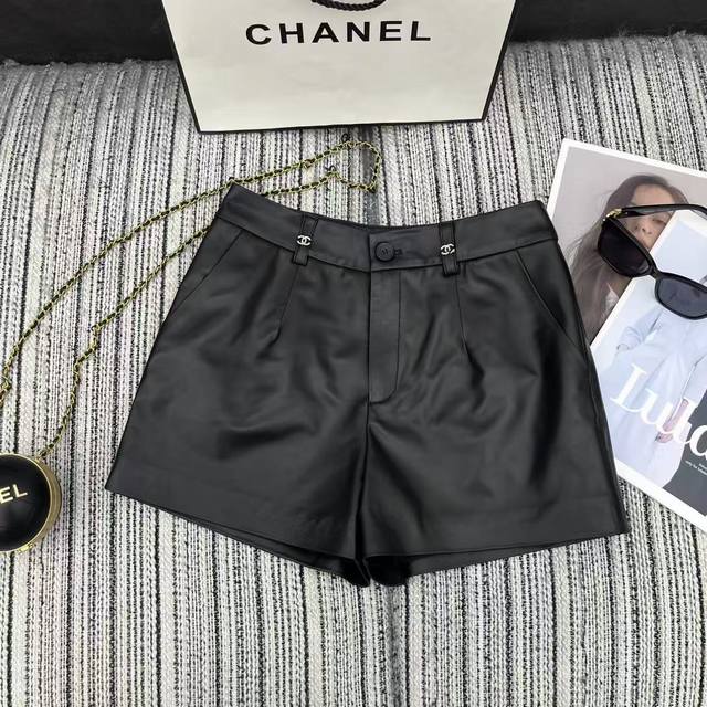 Highly recommend the 25th year early autumn series Cha* new lambskin shorts with