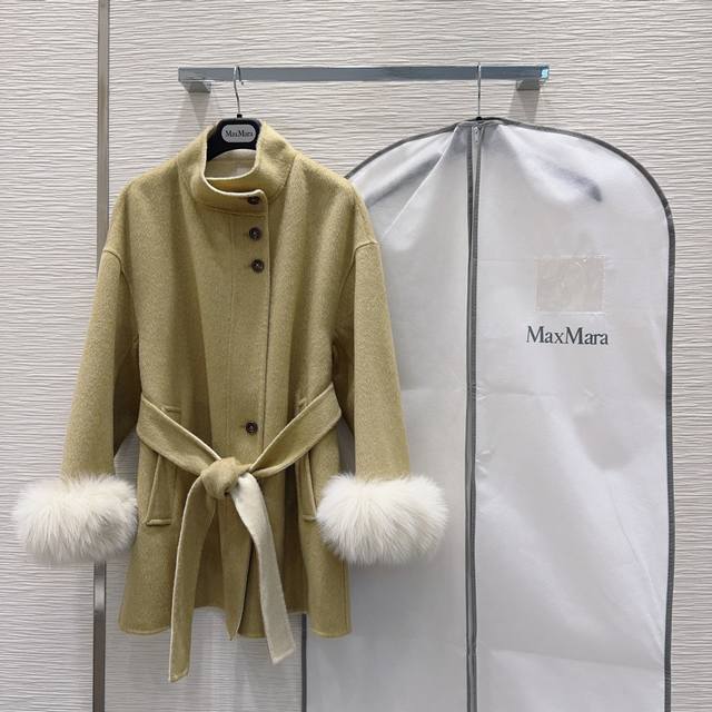 Original, high-quality, and highly-sold Max Mar*A double-faced cashmere coat fo