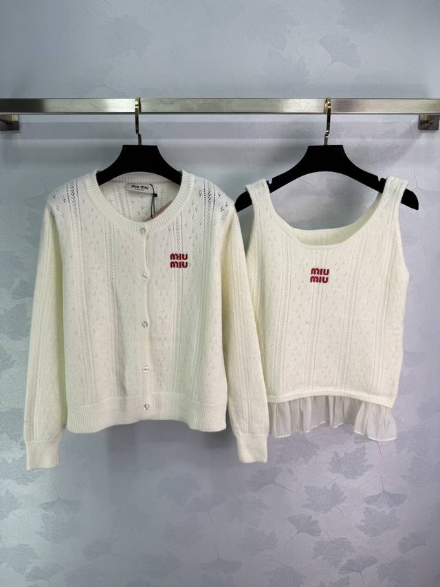 Miu*25 Early Fall new knitted cardigan and vest set. Hollow floral design with r