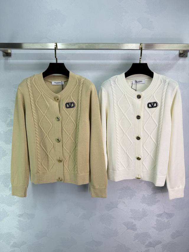 Va*25 New fall/winter round-neck knitted cardigan with classic diamond-patterned