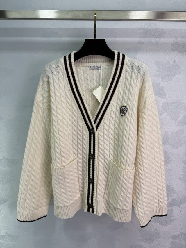 Bc*25 New Autumn/Winter Tennis Capsule Collection: Logo-embellished cashmere jac