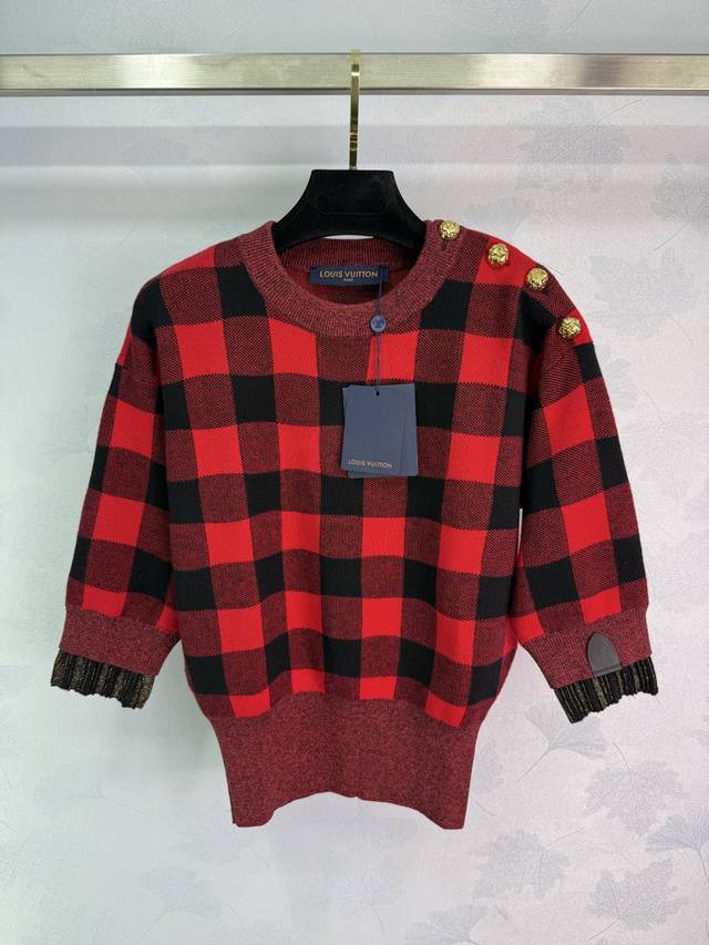 Lou*25's new early fall red and black plaid round-neck knit top features an Amer