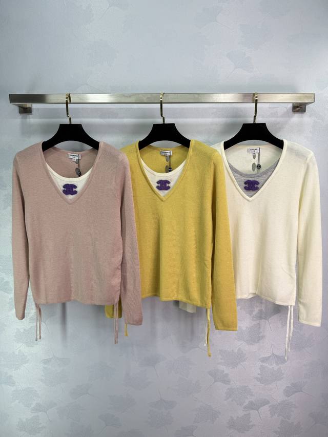 Ch*25 New early fall long-sleeved sweater with a purple Cc logo on the chest. Dr