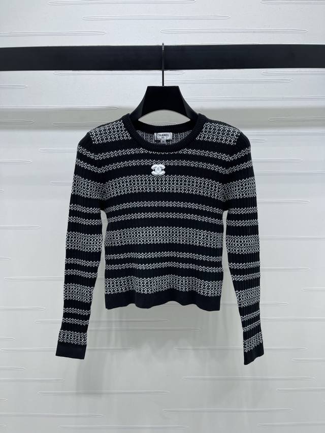 New, original, high-quality Chane* 2025 Early Fall collection! Crew-neck knitte
