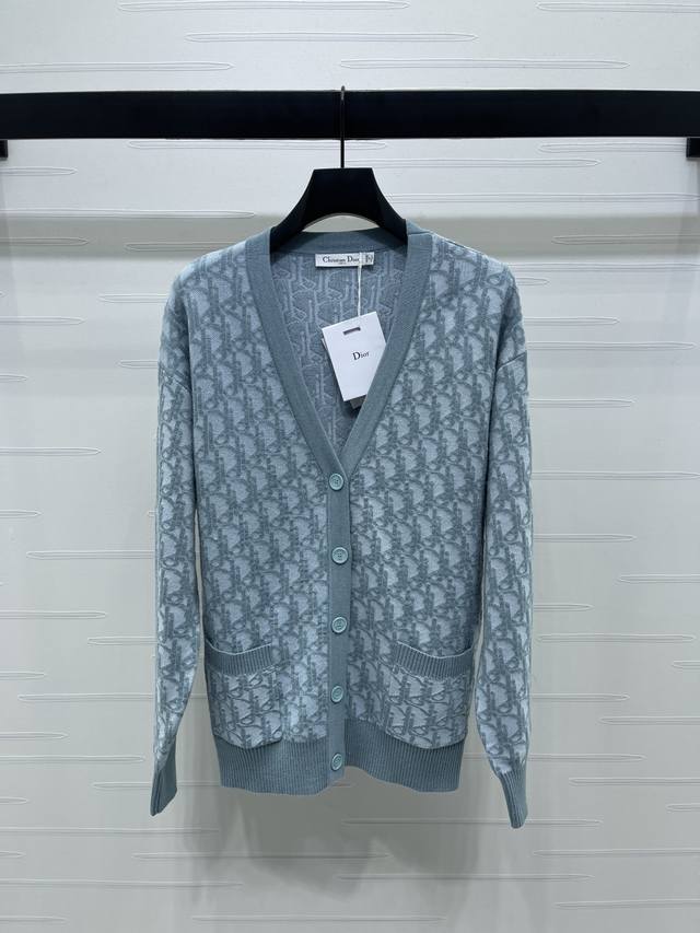 New, original, high-quality Dio* 2025 Early Fall collection! Jacquard V-neck kn