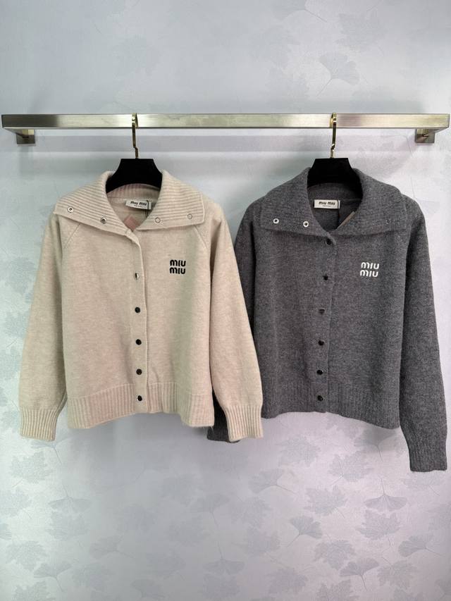 Miu*25 new fall/winter knitted cardigan, custom-made from blended wool for a sof