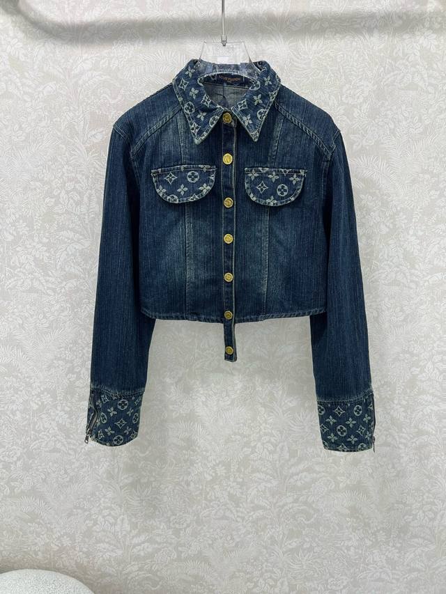 Louis Vuitt*N25 new retro washed denim jacket! Classic lapel, slightly cinched w