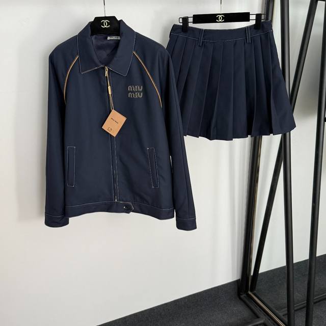 Style No. 20255080 Miumi* newest suit, long-sleeved zippered jacket with chest