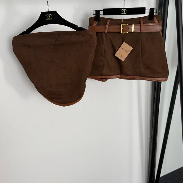 Style No. 20255089 Miumi* new deerskin suit, bellyband-style tube top vest + em