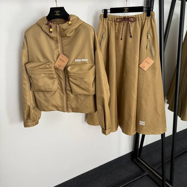 Style No. 20255086 Miumi* newest suit, Logo letter workwear style zipper pocket