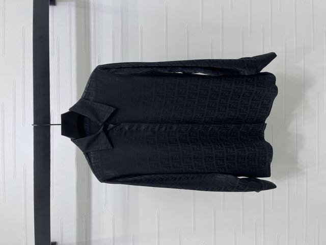 New, original, high-end quality, Fend* 2025 Early Fall collection! Long-sleeved