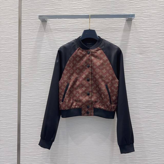 Louis Vuitto*2025Fw new coat is another fashionista's favorite! Exquisite detail