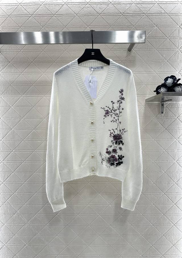 Dio* New arrival for 2025: heavily embroidered knitted cardigan. Custom-made wit