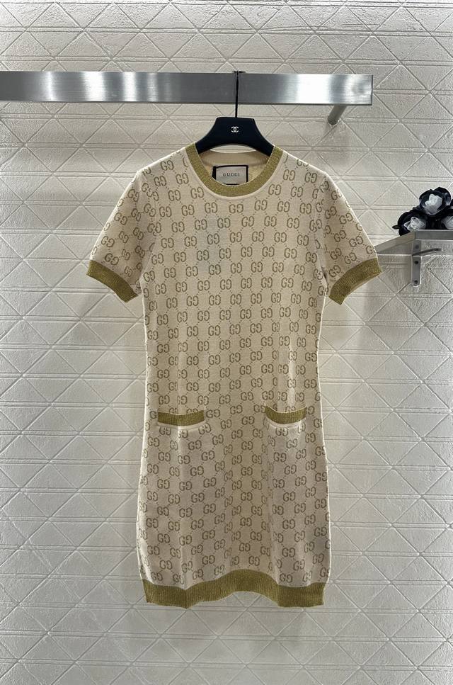 Gucc* 2025 New Arrival: Round-Neck Jacquard Knit Short-Sleeve Dress. Made with c