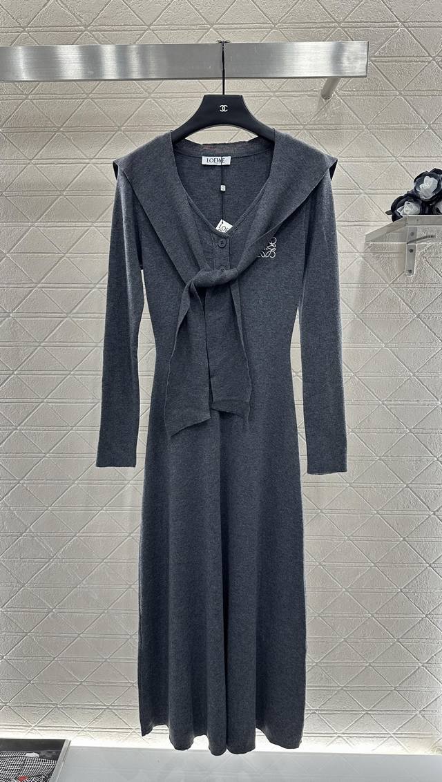 Loew*2025 New Arrivals: Shawl Long-Sleeved Knit Dress. Custom-woven Yb wool yarn