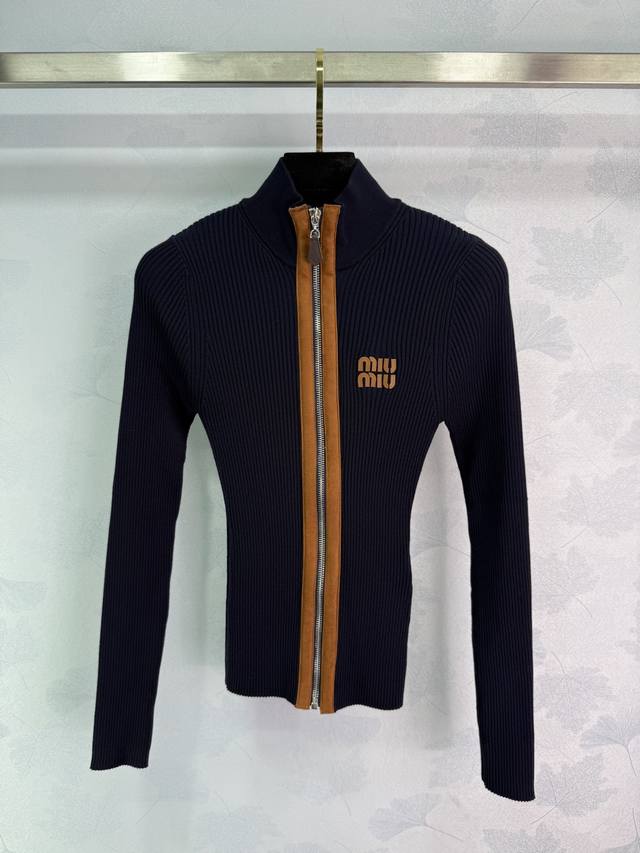 Miu*25 Early Fall new knitted cardigan in suede. Zipper design, classic logo emb