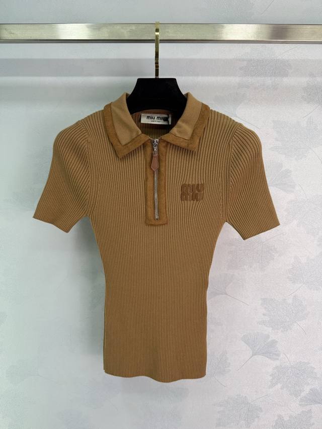 Miu*25 Early Fall new suede patchwork lapel knitted short-sleeved top. Zippered
