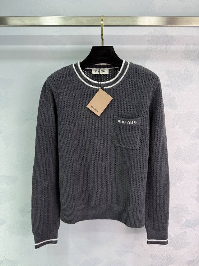 Miumi*25 new fall/winter collection. Round neck knitted long sleeves with brand
