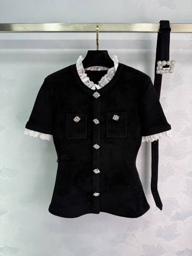 Se*2025's latest early fall French Hepburn-inspired, diamond-studded lace top wi