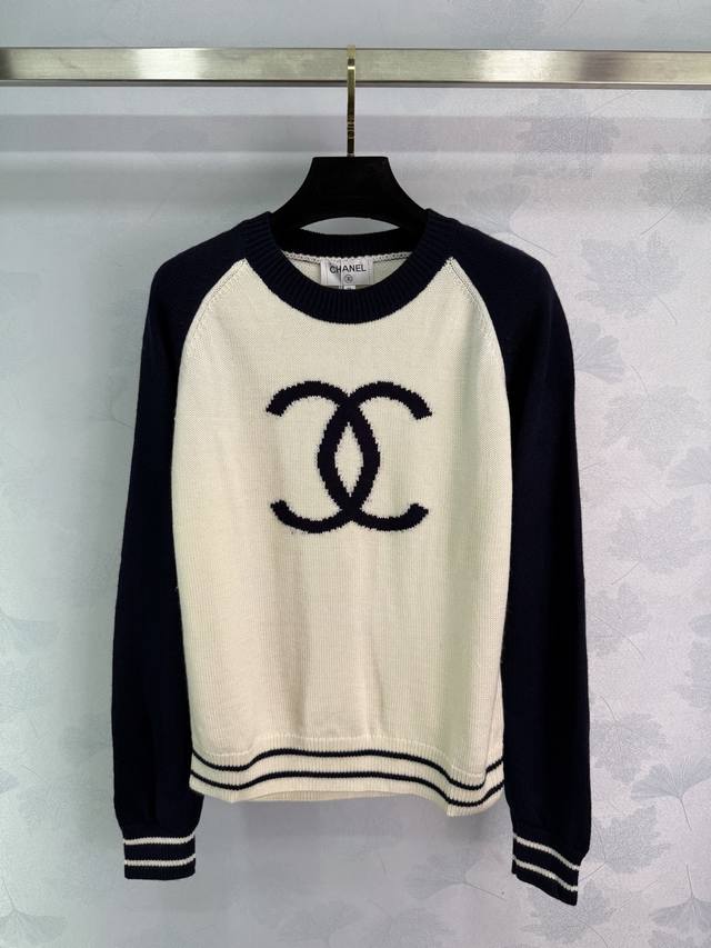 Ch* New 2025 Early Fall Double C Logo Pullover Sweater! Custom-woven wool yarn f