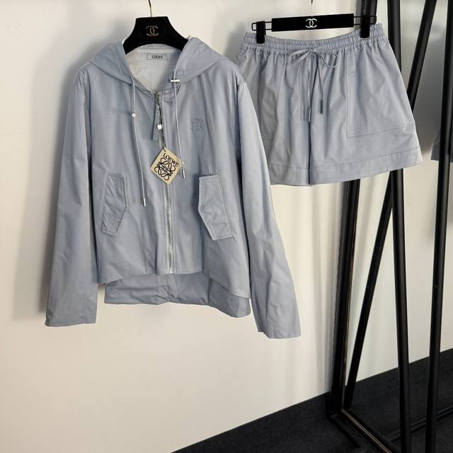Style No. 20255071 Loew's newest sports suit, long-sleeved hooded zipper jacket