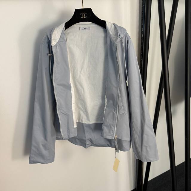 Style No. 20255071 Loew's newest sports suit, long-sleeved hooded zip-up jacket