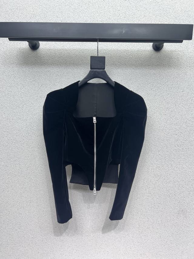 D's velvet cropped blazer is stylish, understated, and luxurious! The versatile