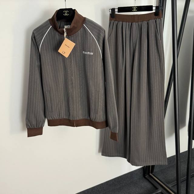 Style No. 20255054 Miumi* newest suit, logo embroidered striped print, stand-up