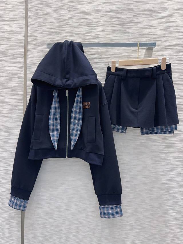 Miu Mi*'s new 2025Fw suit is a no-brainer. It's a cool yet stylish outfit perfec