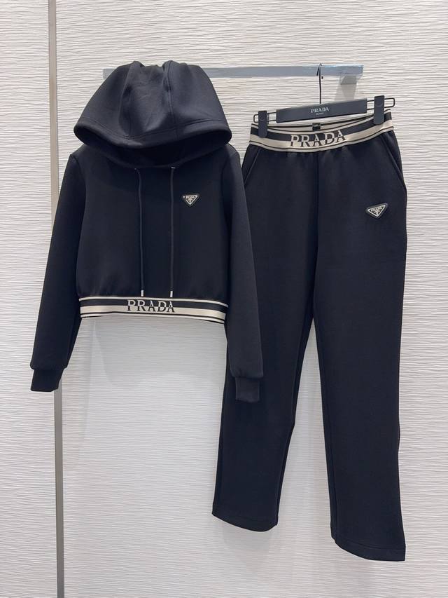 Prad * 2025Fw new model, another fashionista's favorite! Exquisite details, ever