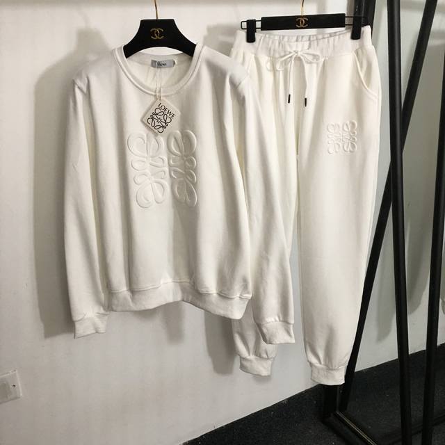 Style No. 4308 Loew's newest sportswear set, featuring a three-dimensional logo