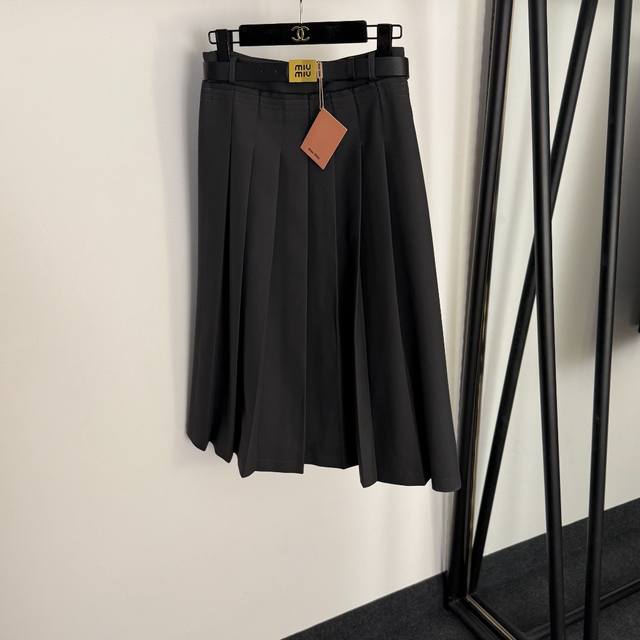 Style No. 20255029 Miumi* new metal logo high-waist pleated skirt with belt, av