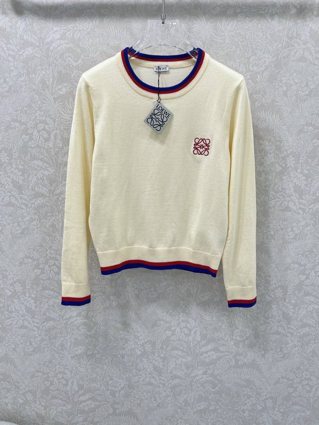 Loew**25 new round neck pullover knitted wool sweater with chest logo embroidery