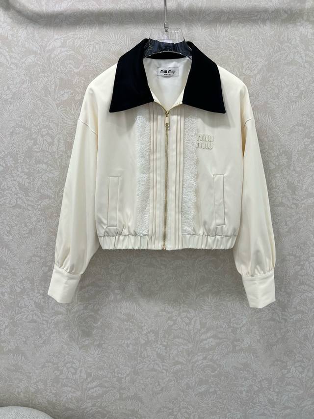 Miumi*25 New contrast lapel jacket with ruffled front and lace design. Super ele